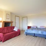 Charming House, Perfect For Family Holidays בית נופש